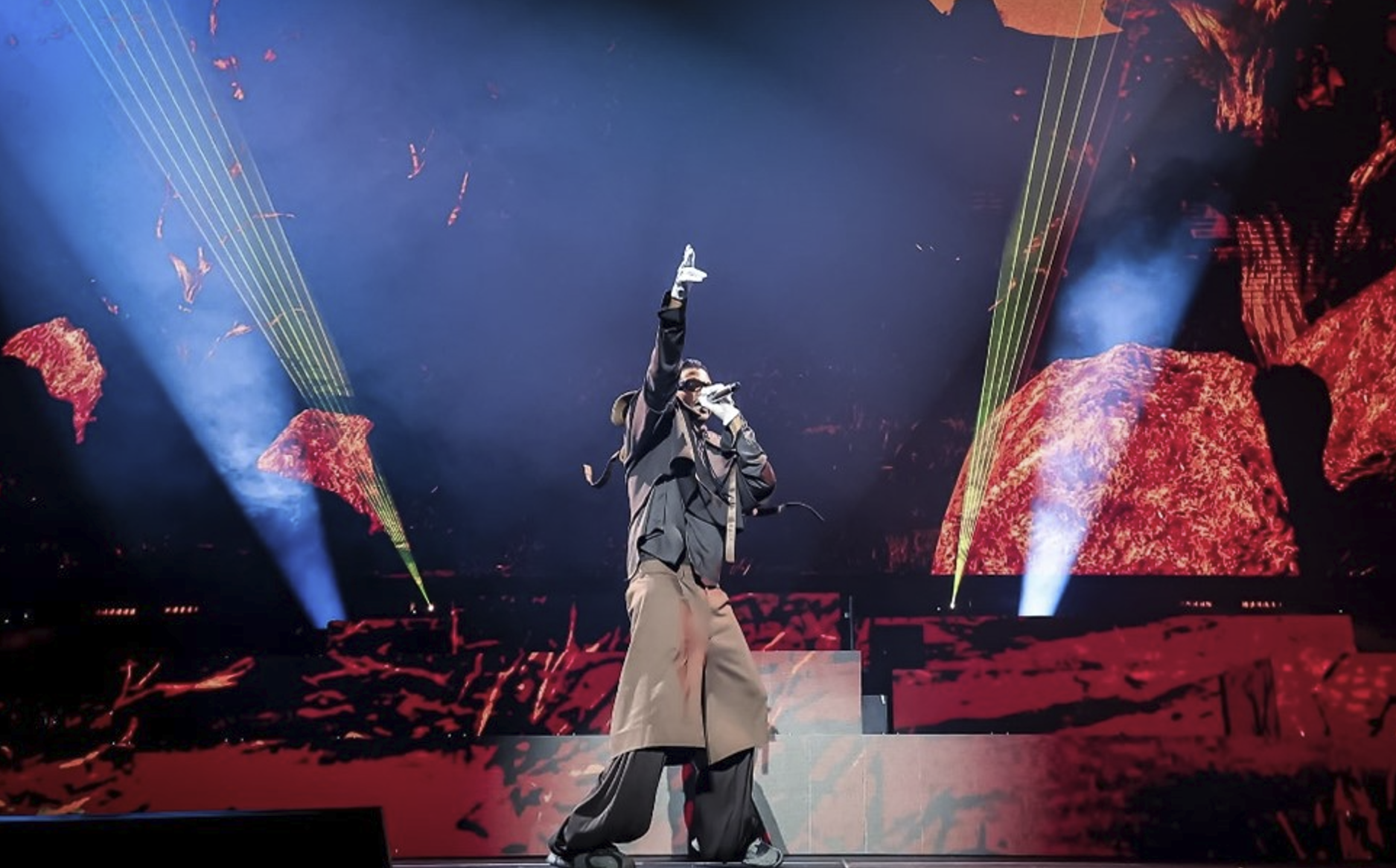 Alvaro Diaz performing on tour